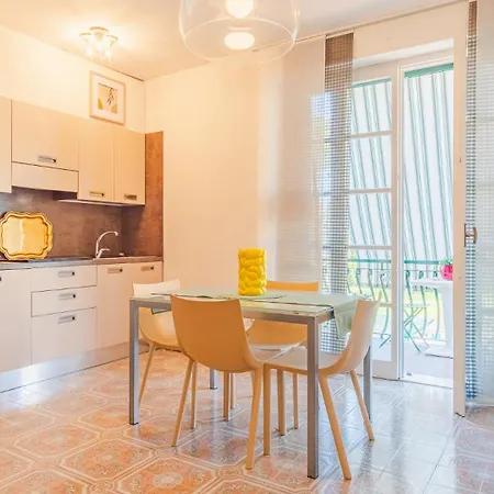 - Italian Homing Apartment Sirmione